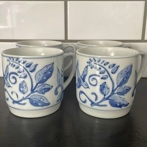(4) Vintage Williams-Sonoma Grande Cuisine IDG Blue and White Tea Cups or Mugs